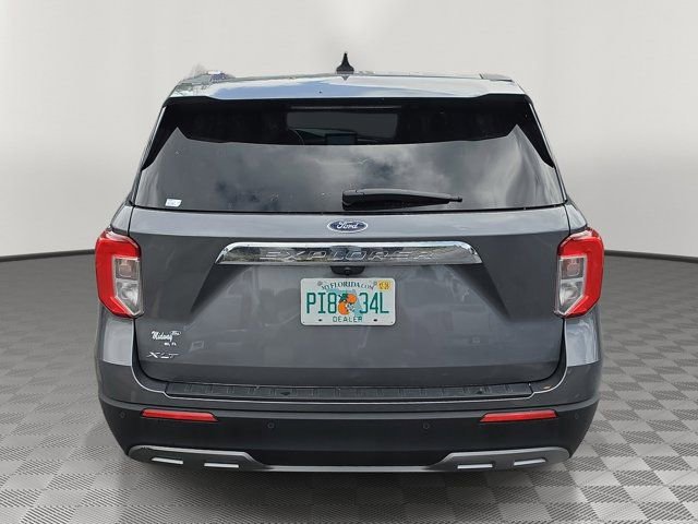 Certified 2022 Ford Explorer XLT w/ Equipment Group 202A image 5