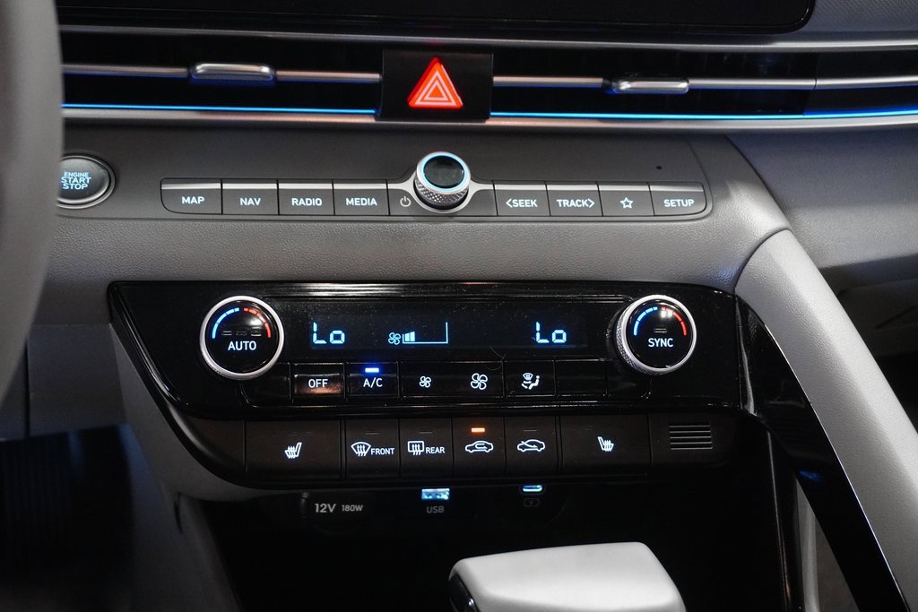 Used 2025 Hyundai Elantra SEL w/ Cargo Package image 27