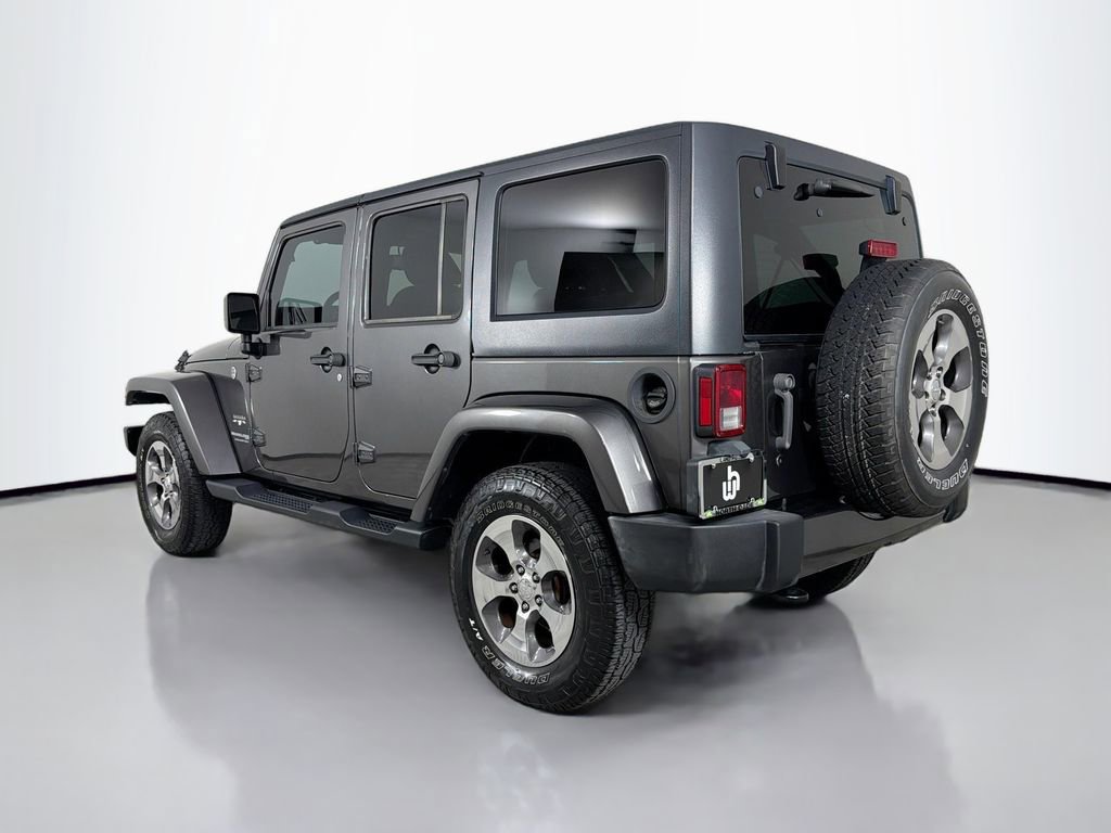 Used 2018 Jeep Wrangler Unlimited Sahara AWD/4WD image 7