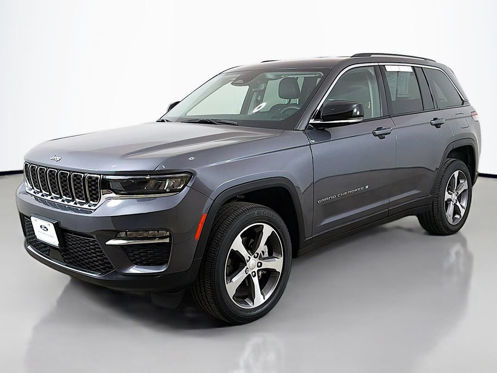 Used 2023 Jeep Grand Cherokee Limited AWD/4WD image 11
