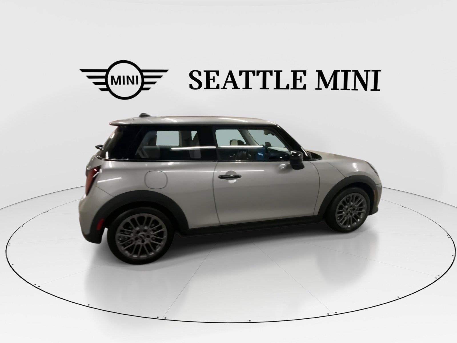 Used 2025 MINI Cooper 2-Door Hardtop FWD image 12