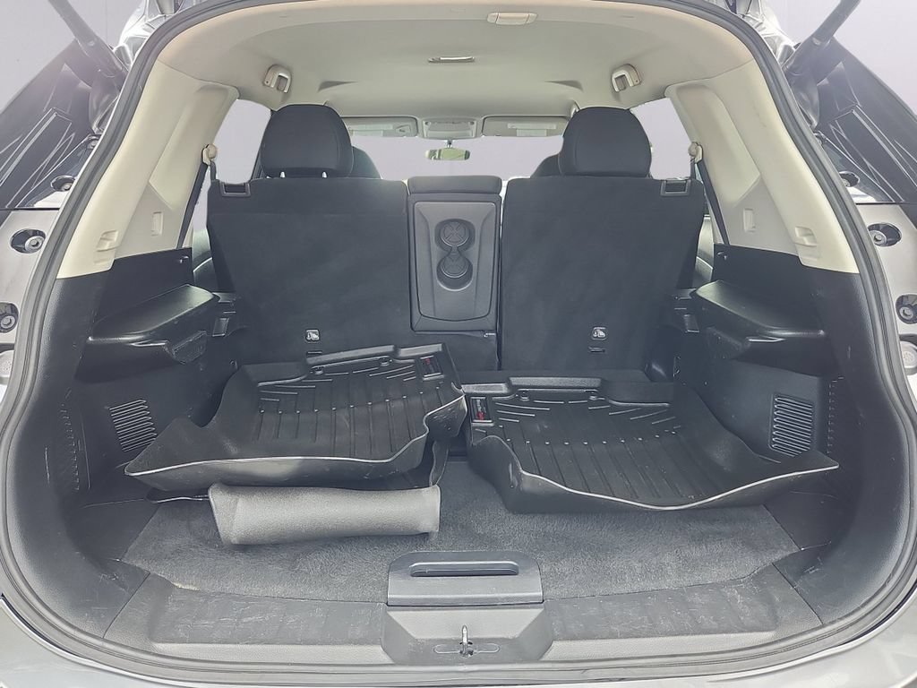 Used 2018 Nissan Rogue SV AWD/4WD image 21
