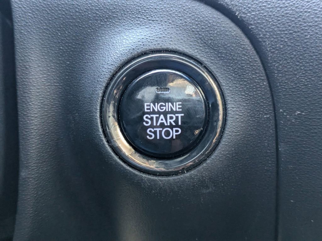 Used 2013 Hyundai Genesis 3.8 image 25