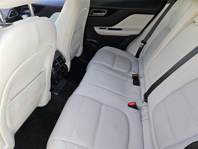 Used 2020 Jaguar F-PACE Prestige image 20