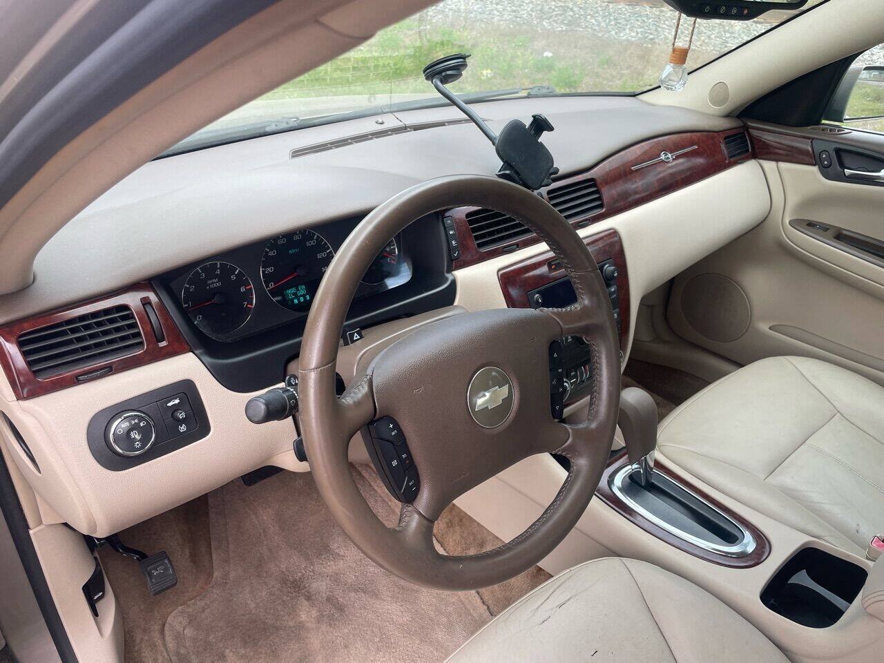 Used 2007 Chevrolet Impala LTZ FWD image 9