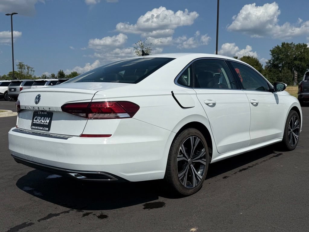 Used 2022 Volkswagen Passat 2.0T SE FWD image 5