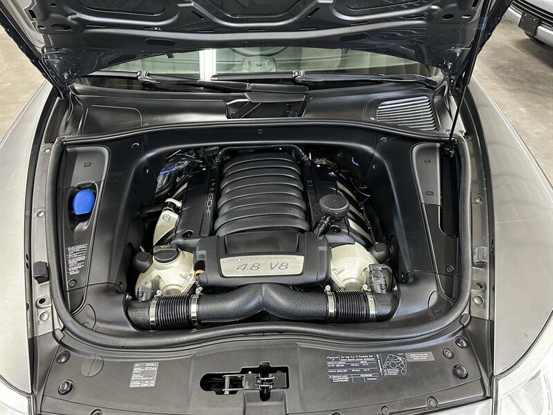 Used 2009 Porsche Cayenne GTS AWD/4WD image 9