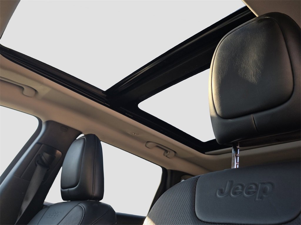 Used 2021 Jeep Cherokee Limited w/ Elite Package image 8