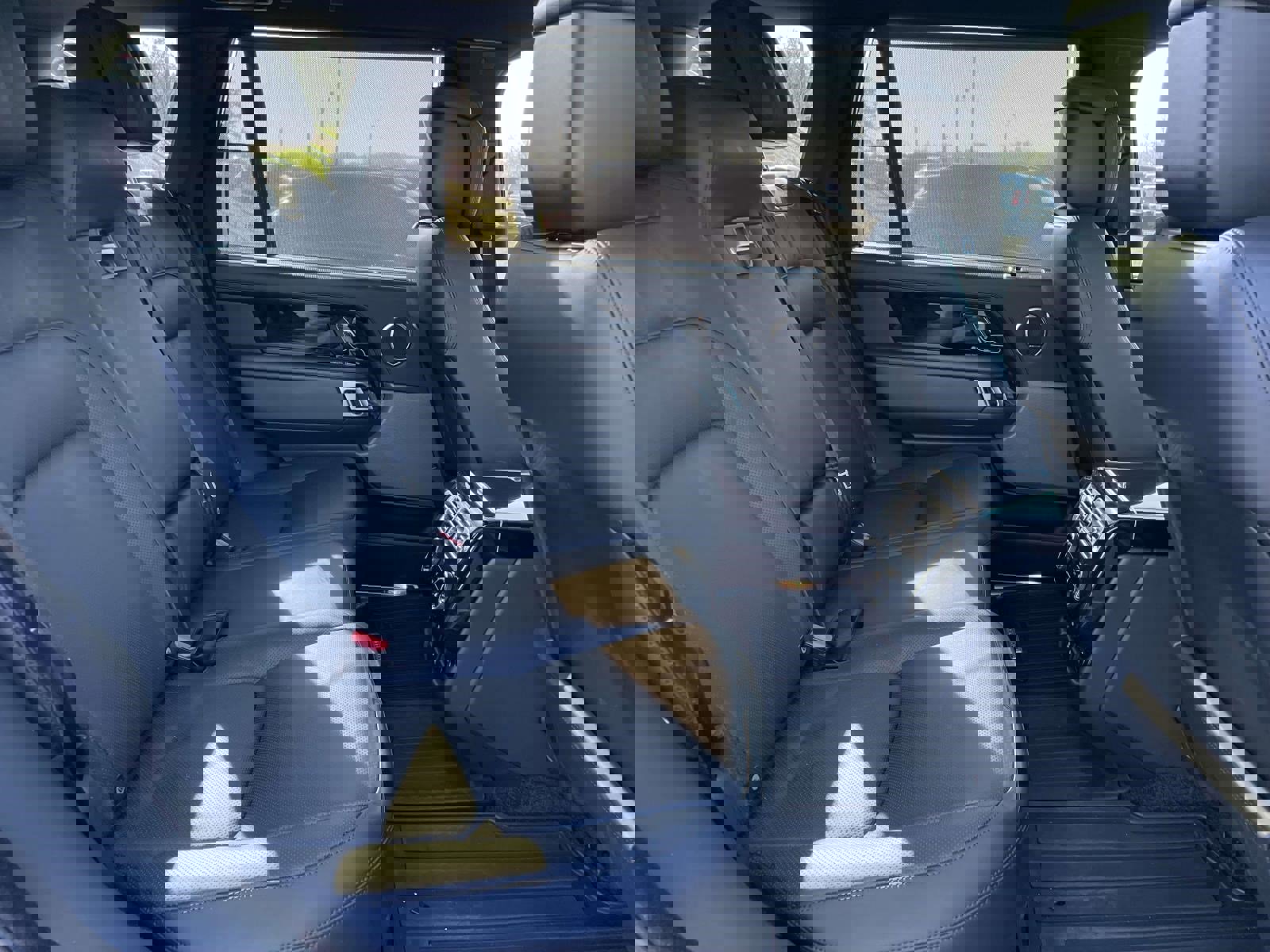 Used 2020 Land Rover Range Rover Long Wheelbase HSE image 13