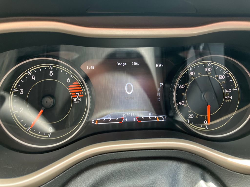 Used 2018 Jeep Cherokee Limited w/ High Altitude Package AWD/4WD image 17