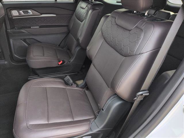 Certified 2025 Ford Explorer Platinum w/ LUX Leather Package image 19