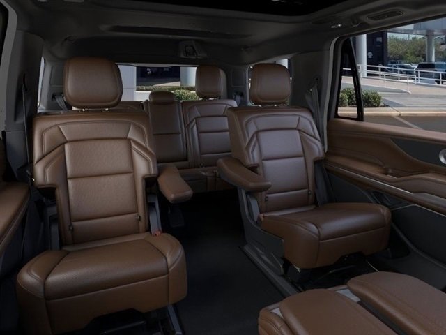 New 2025 Lincoln Navigator Reserve image 11