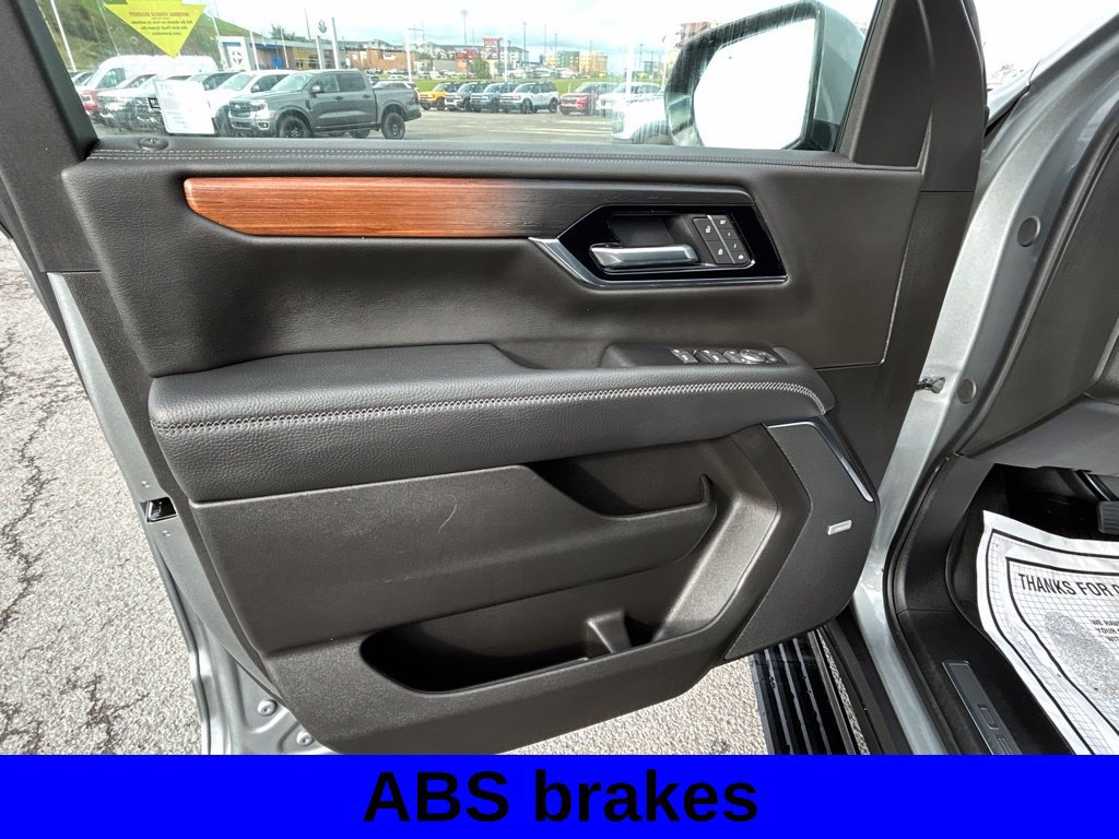 Used 2026 GMC Yukon Denali w/ Sun & Power Step Package AWD/4WD image 15
