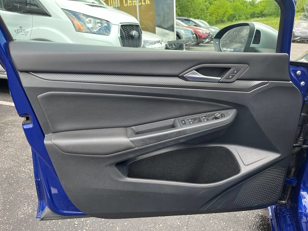 Used 2022 Volkswagen Golf R AWD/4WD image 9