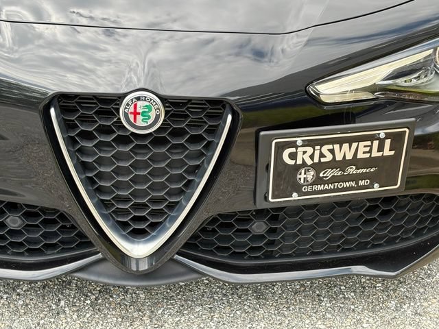Used 2023 Alfa Romeo Giulia Ti AWD/4WD image 11
