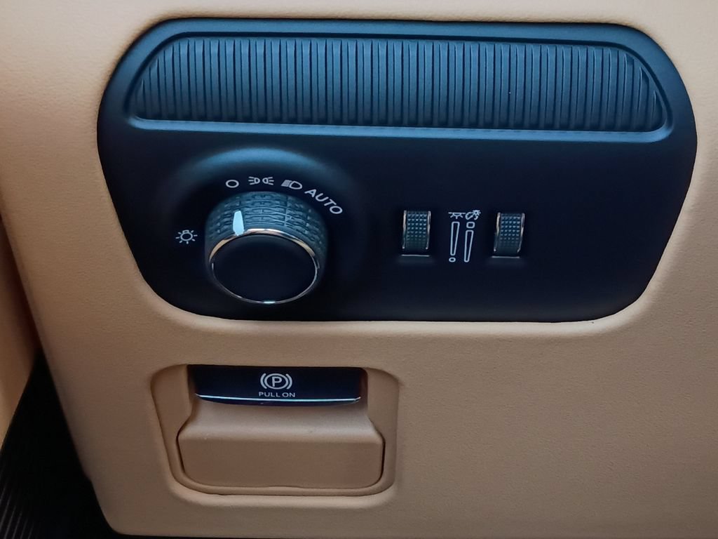 New 2026 Jeep Grand Wagoneer Summit AWD/4WD image 12