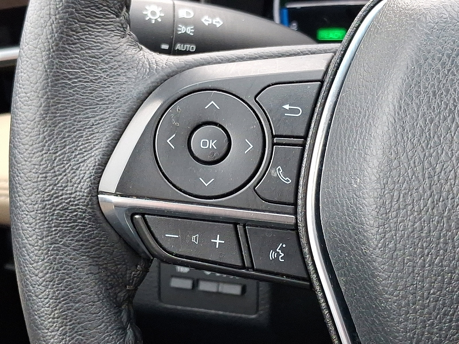 Used 2021 Toyota Avalon XLE image 22