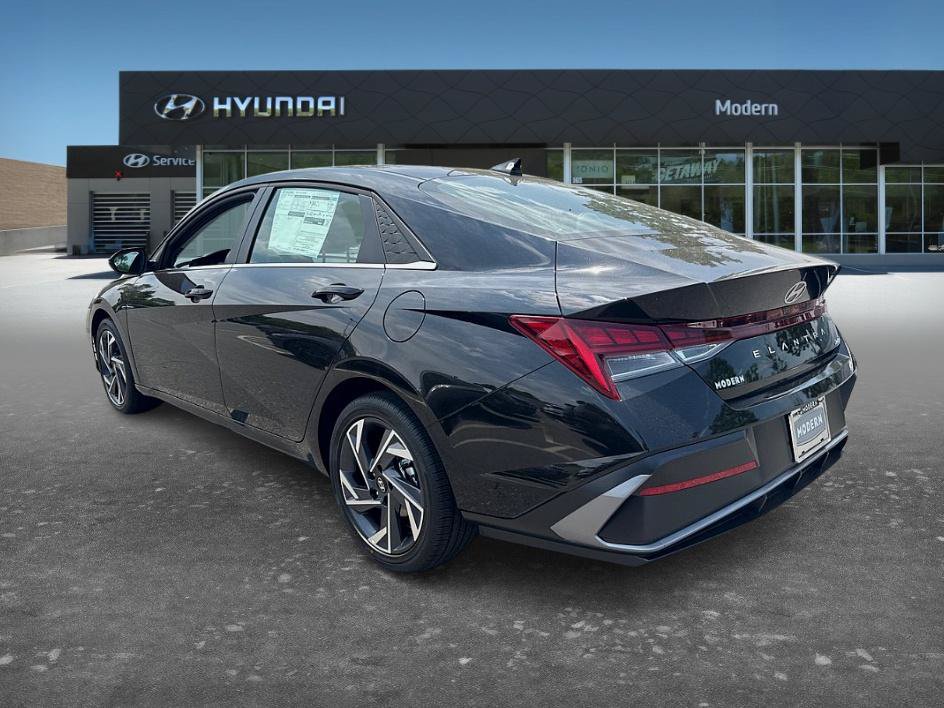 New 2026 Hyundai Elantra Limited FWD image 4