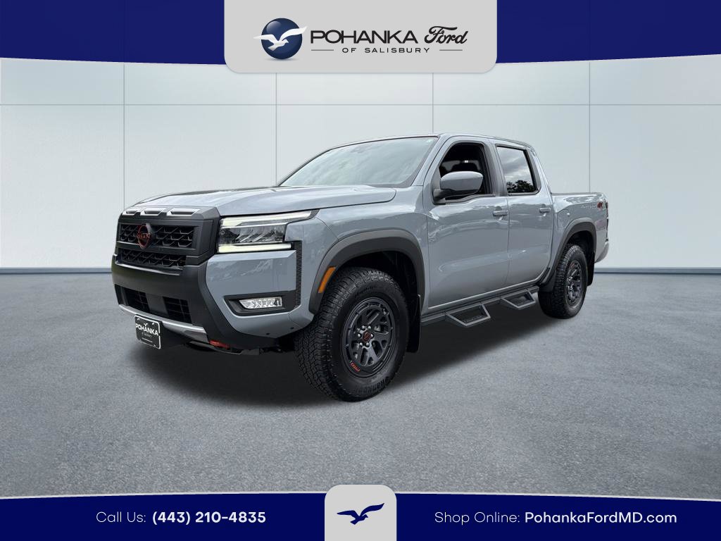 Used 2025 Nissan Frontier PRO-4X AWD/4WD image 2