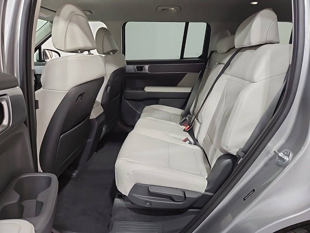Used 2025 Hyundai Santa Fe SEL image 25