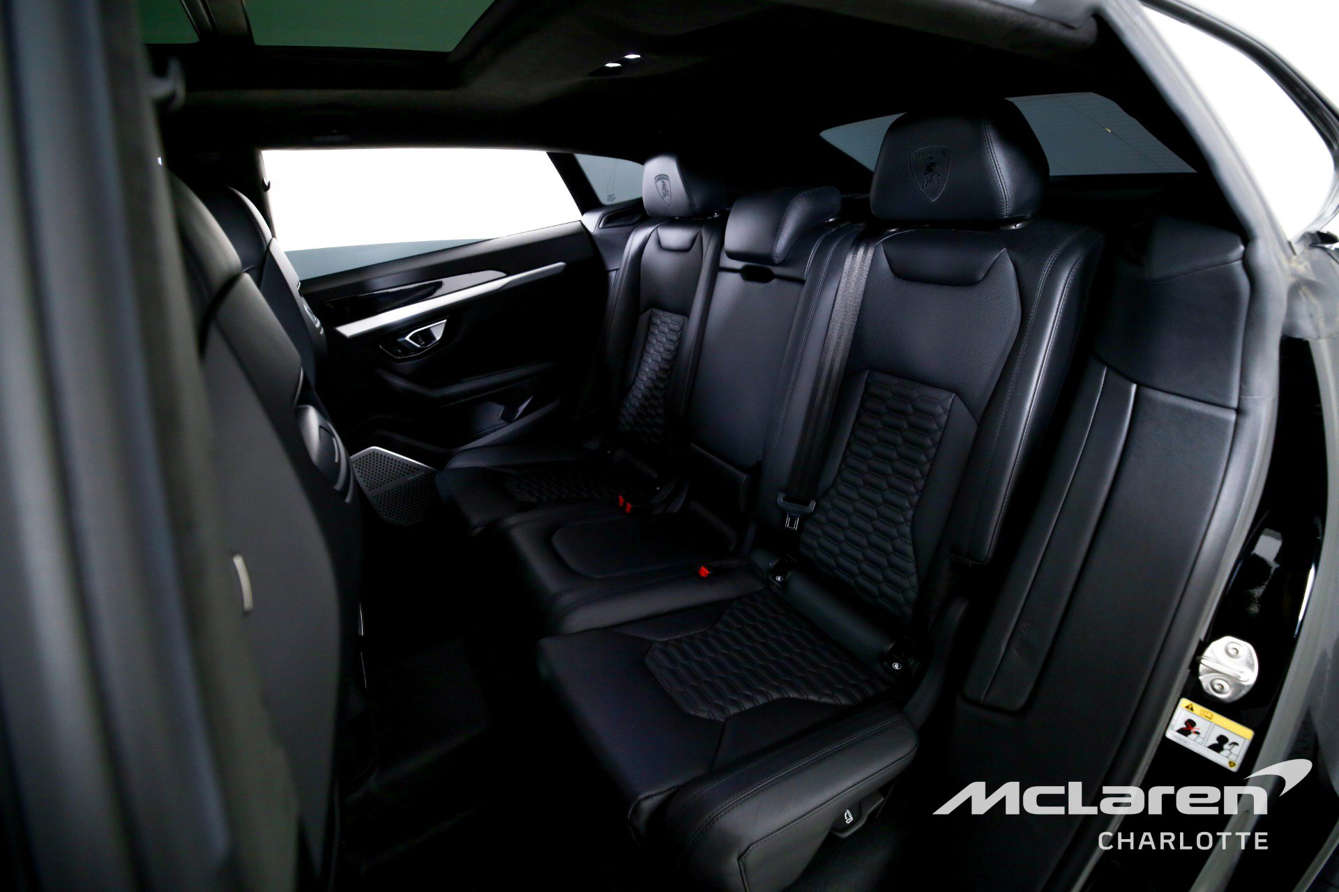 Used 2019 Lamborghini Urus image 18