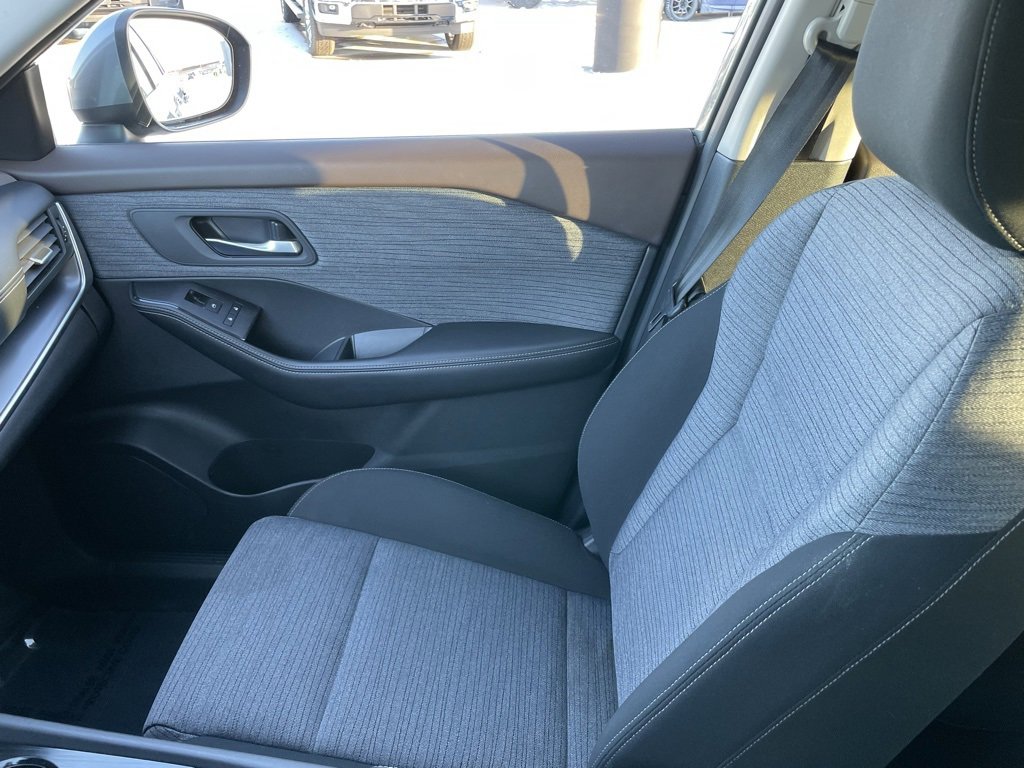 Used 2023 Nissan Rogue SV image 21