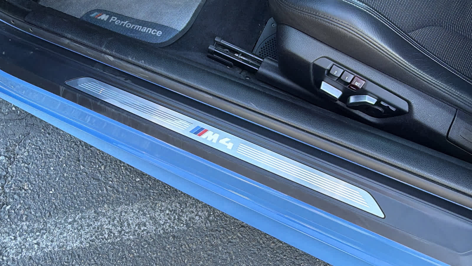 Used 2018 BMW M4 Coupe RWD image 26