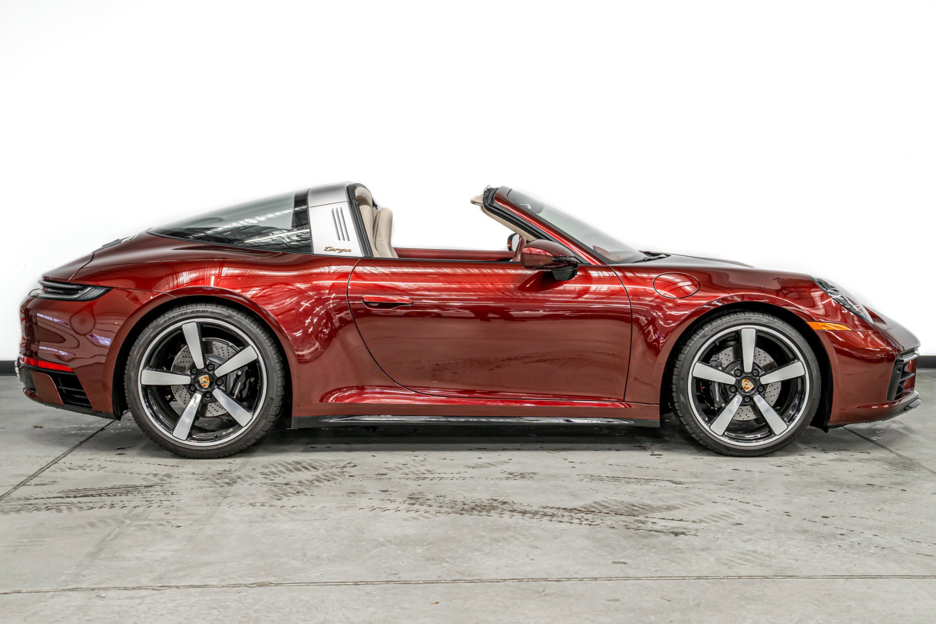 Used 2021 Porsche 911 Targa 4S Heritage Design image 42