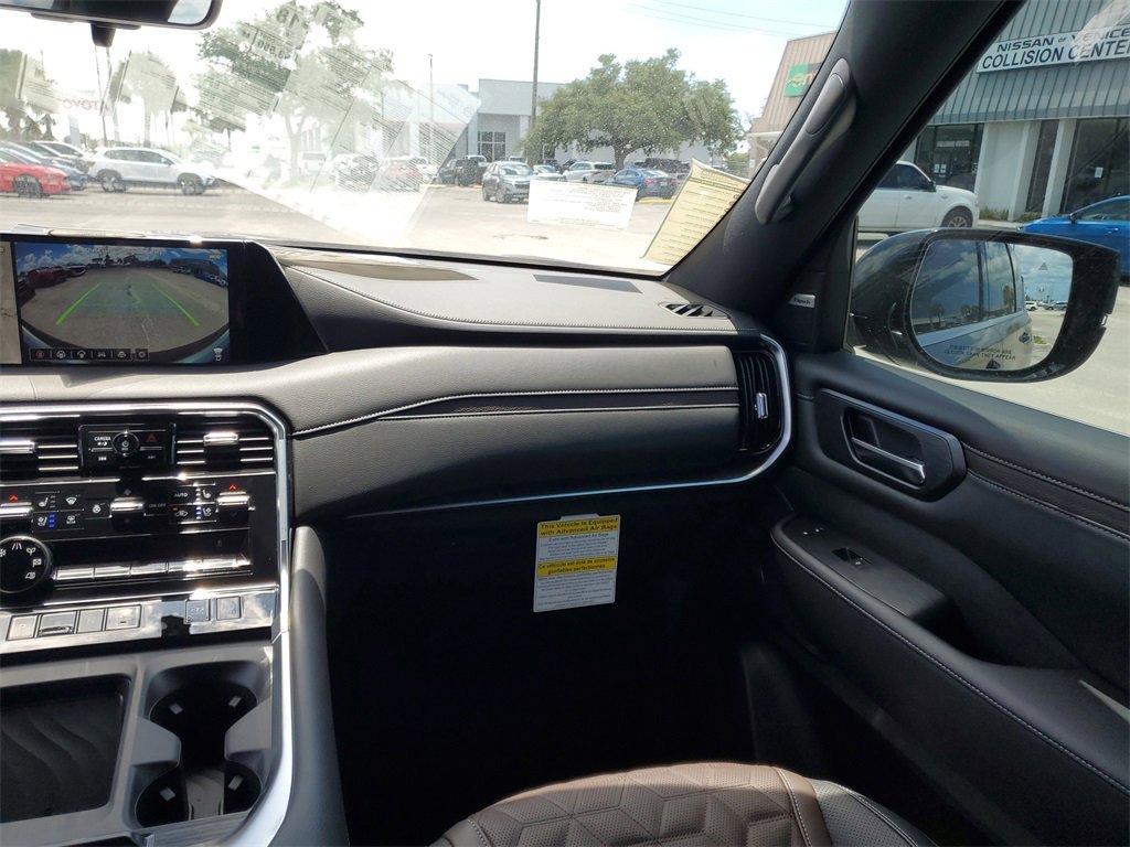 New 2025 Nissan Armada Platinum Reserve image 10