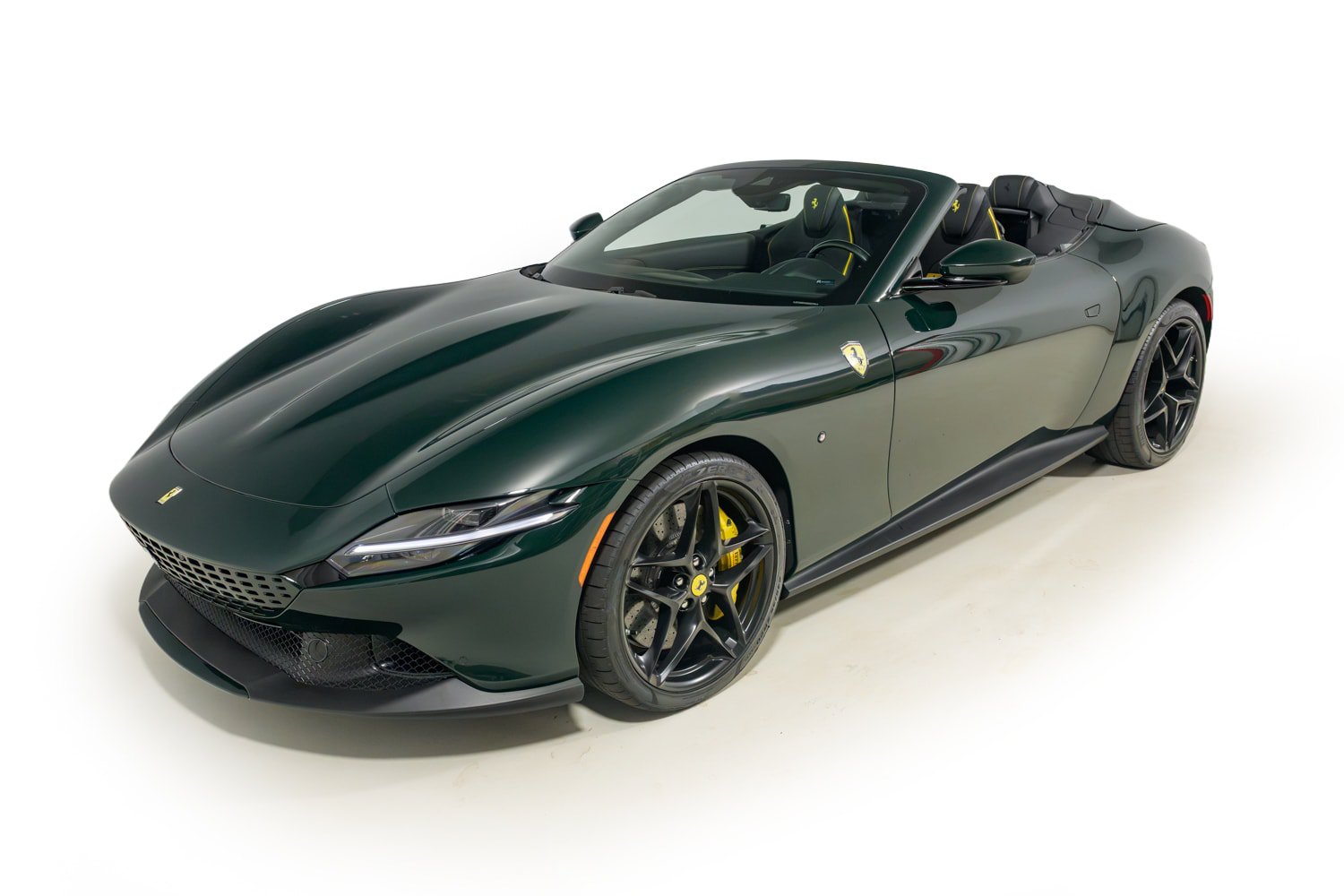 Used 2025 Ferrari Roma Spider RWD image 2