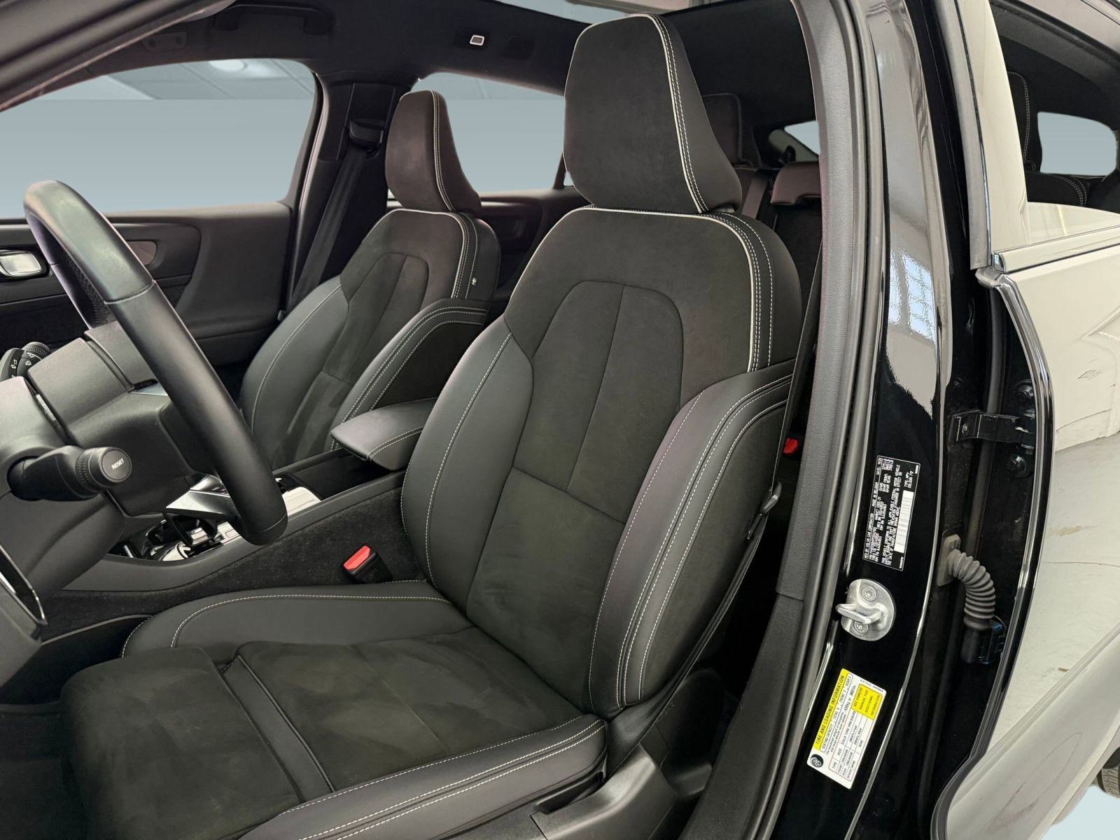 Used 2023 Volvo C40 P8 Recharge Ultimate image 5