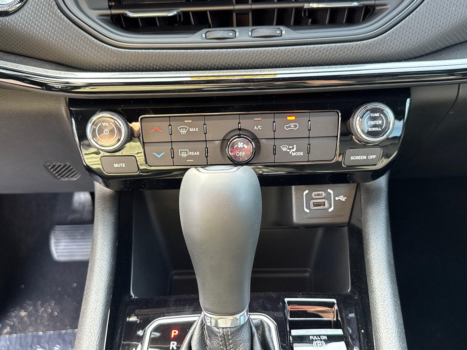 New 2026 Jeep Compass Latitude AWD/4WD image 12