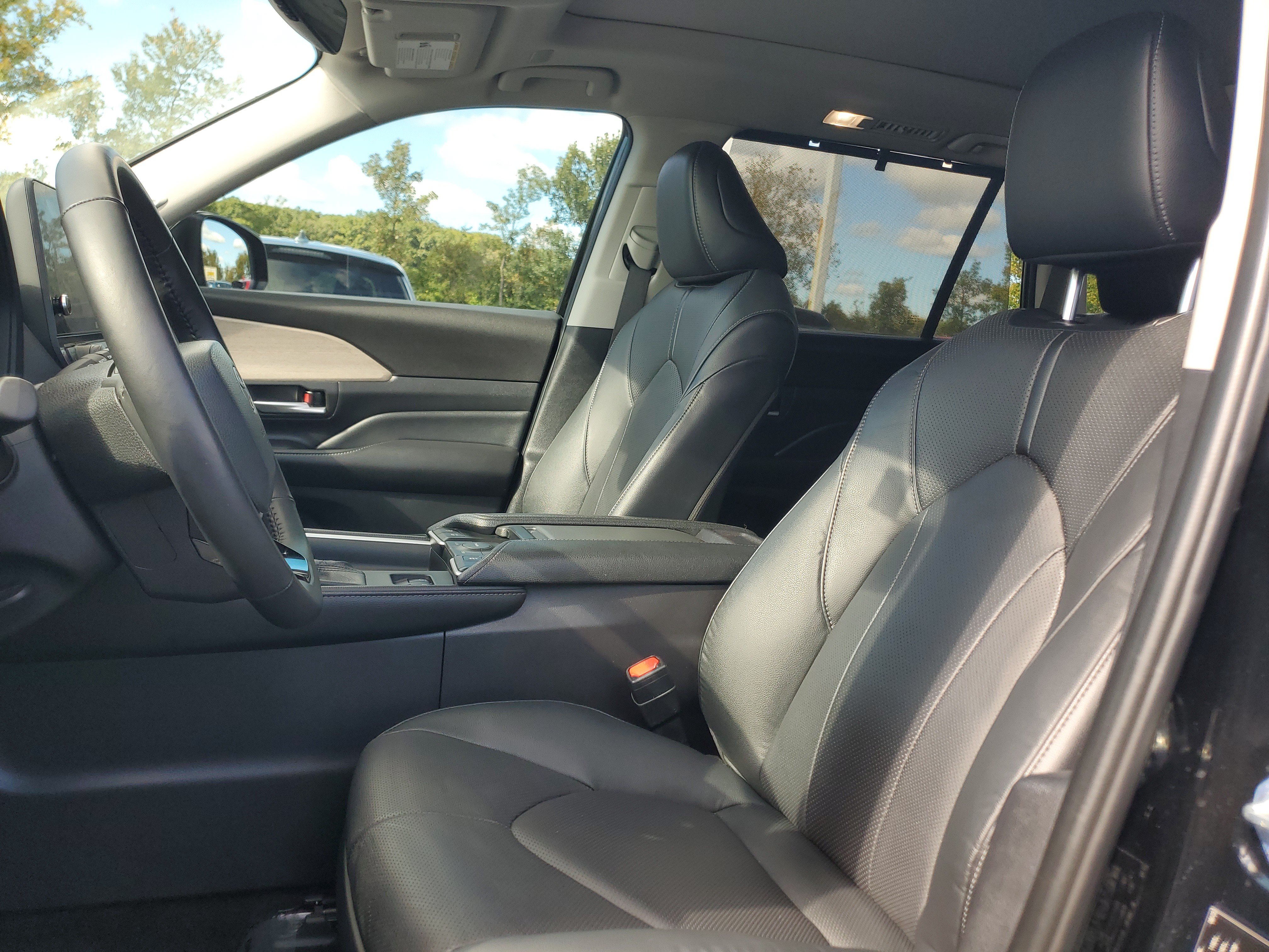 Certified 2025 Toyota Grand Highlander AWD Hybrid image 20