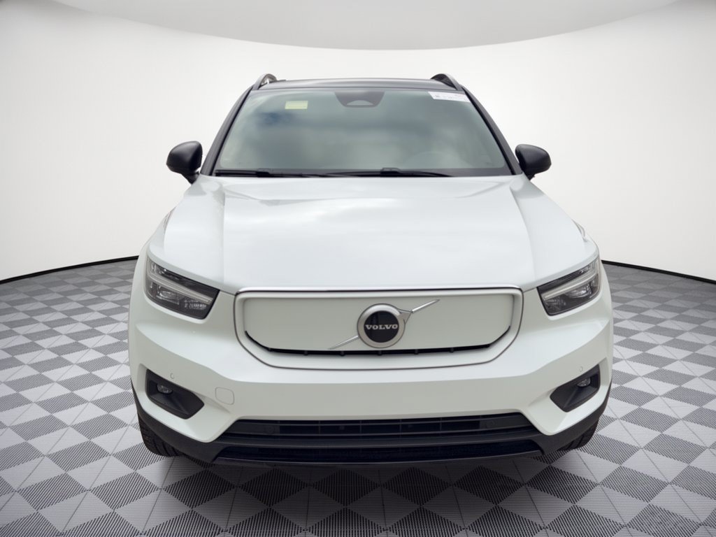 Used 2021 Volvo XC40 P8 Recharge w/ Climate Package AWD/4WD image 6