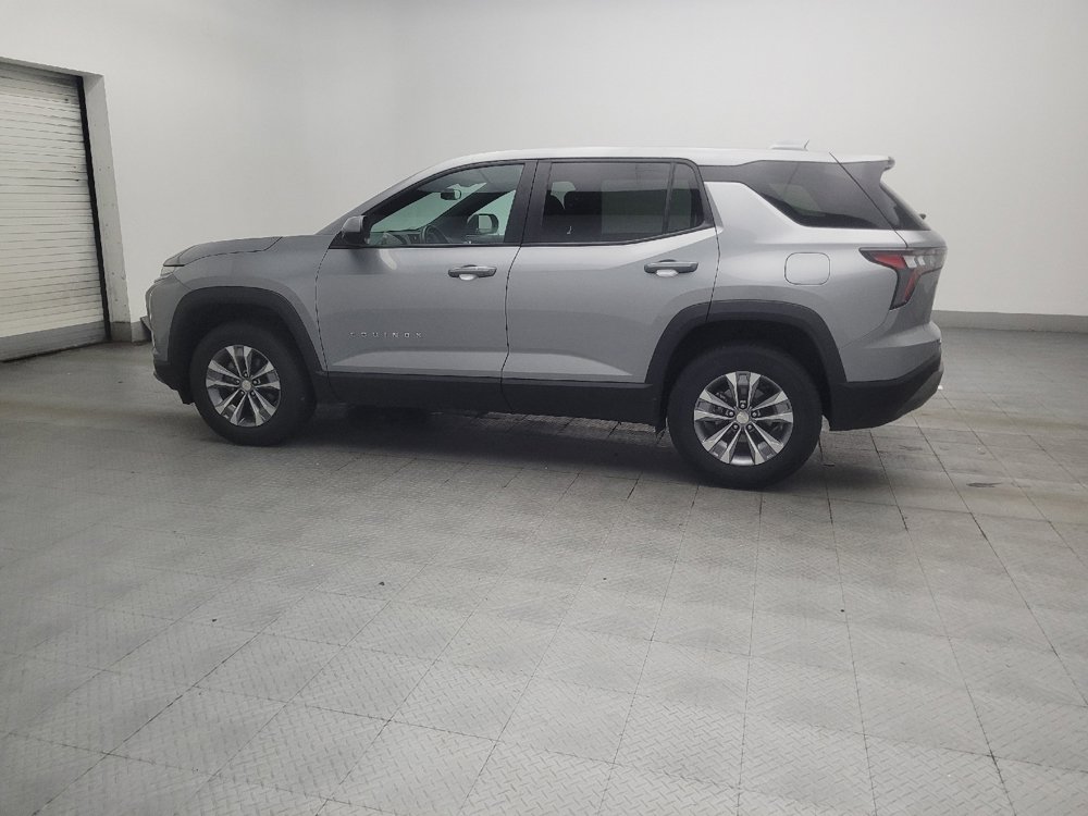 Used 2025 Chevrolet Equinox LT AWD/4WD image 3
