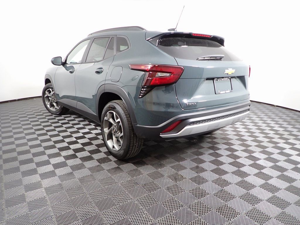 New 2026 Chevrolet Trax LT w/ LT Convenience Package image 9