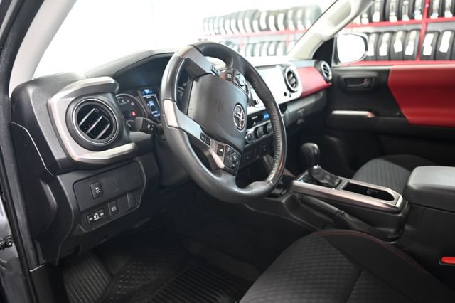 Used 2022 Toyota Tacoma SR5 AWD/4WD image 22