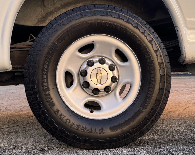 Used 2013 Chevrolet Express 2500 RWD image 20