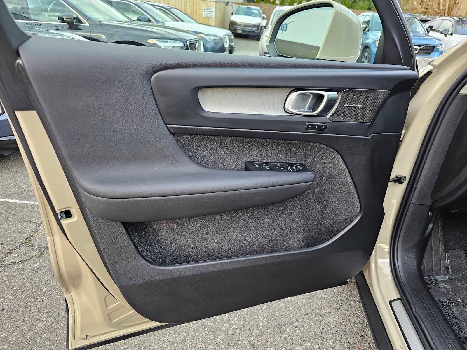 New 2025 Volvo XC40 B5 Ultra w/ Climate Package image 24