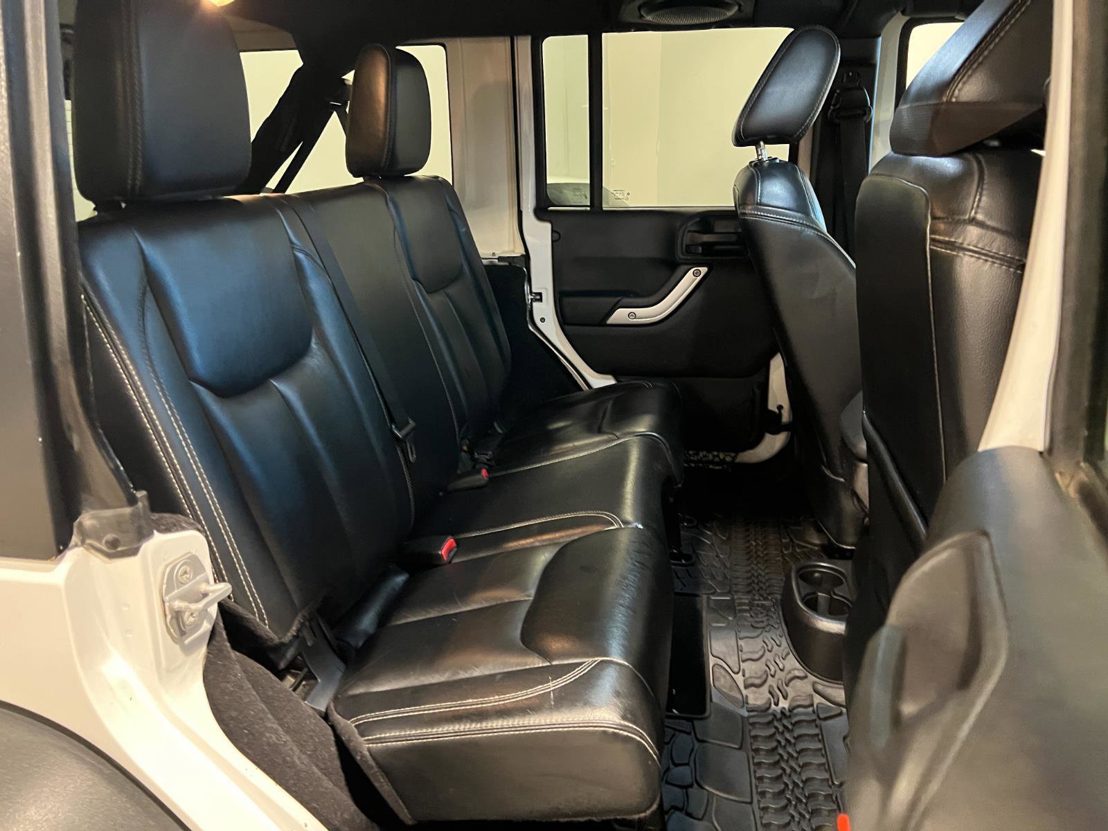 Used 2014 Jeep Wrangler Unlimited Rubicon w/ Dual Top Group image 27