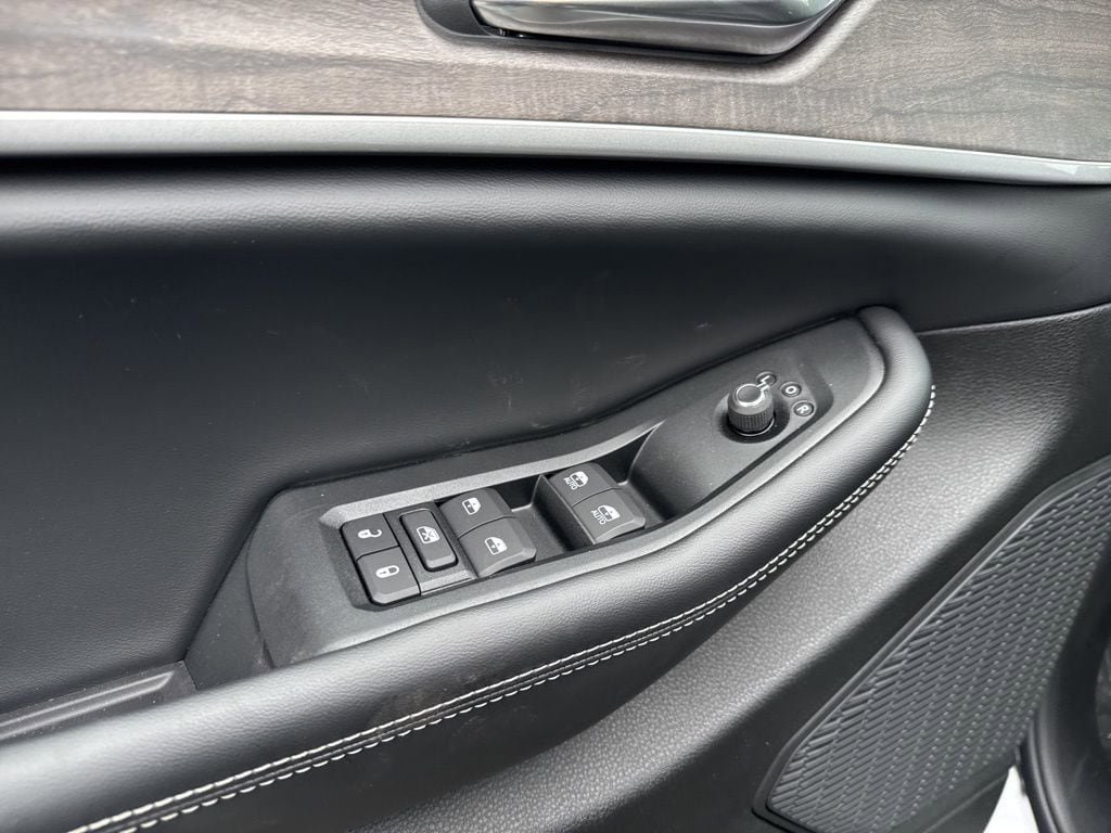 New 2026 Jeep Grand Cherokee Altitude image 21