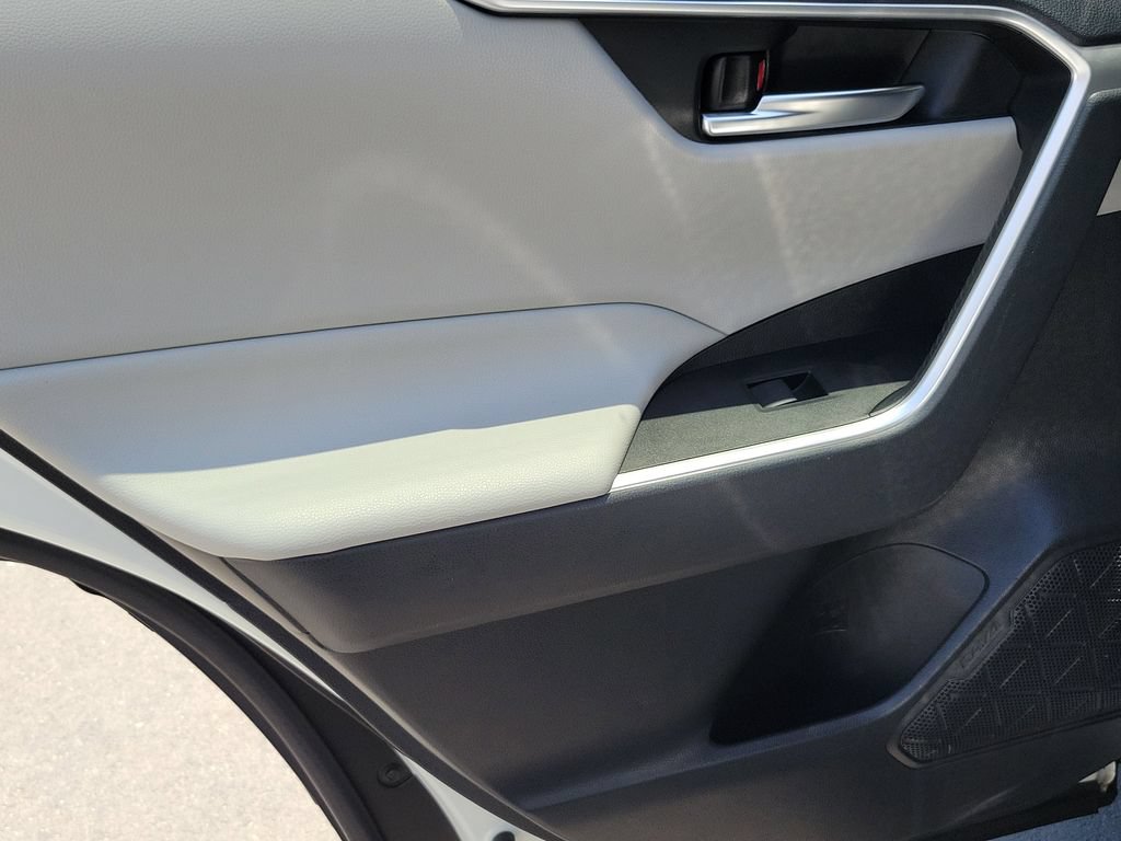 Used 2019 Toyota RAV4 XLE AWD/4WD image 15