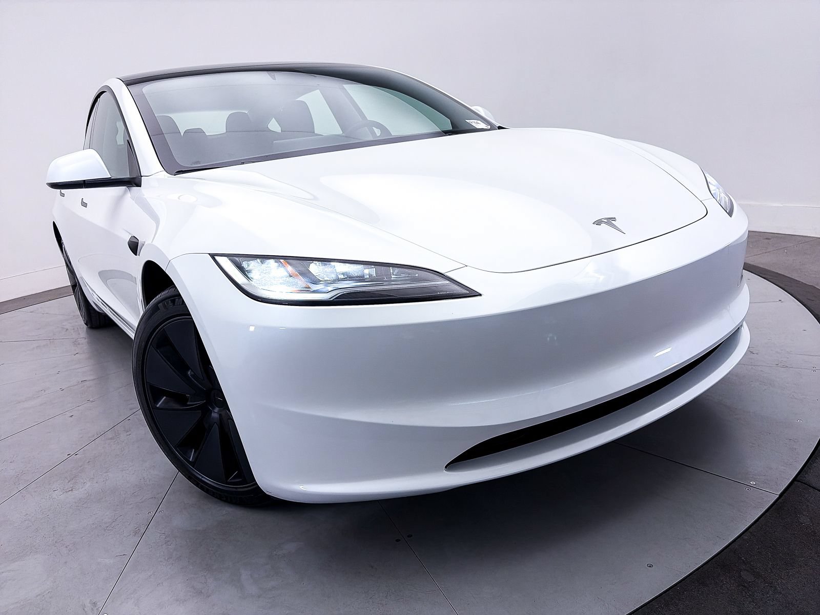 Used 2024 Tesla Model 3 Standard Range RWD image 8