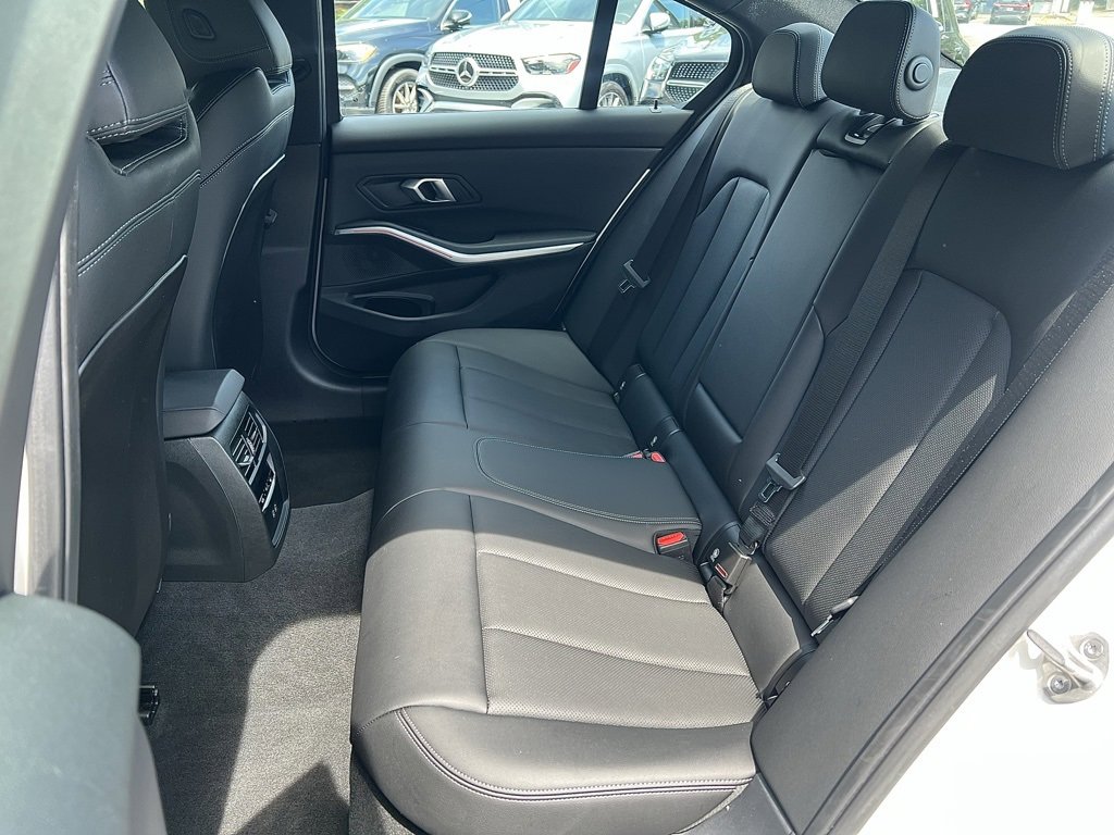 Used 2025 BMW 330i Sedan w/ M Sport Package image 28