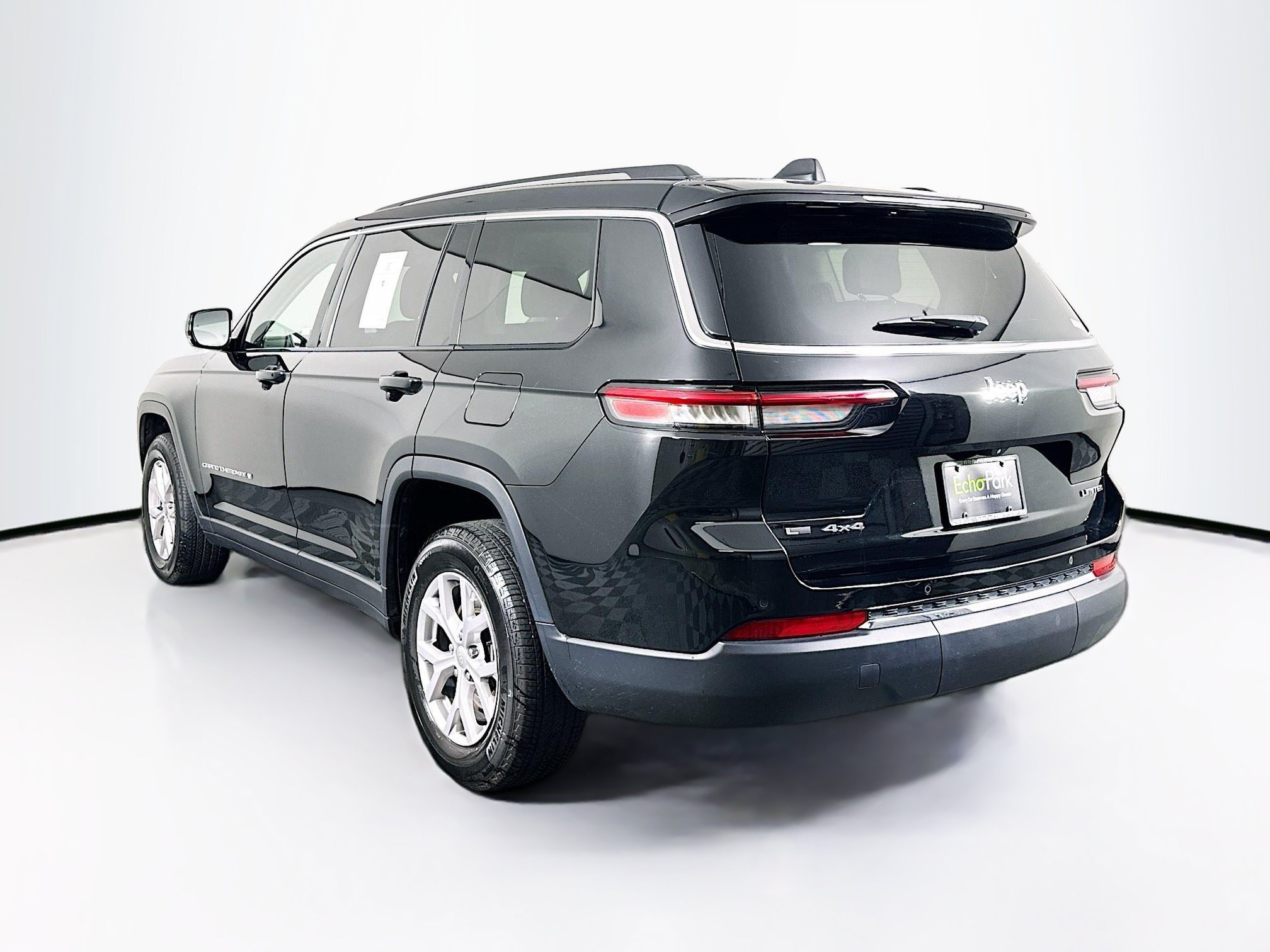 Used 2022 Jeep Grand Cherokee L Limited AWD/4WD image 5