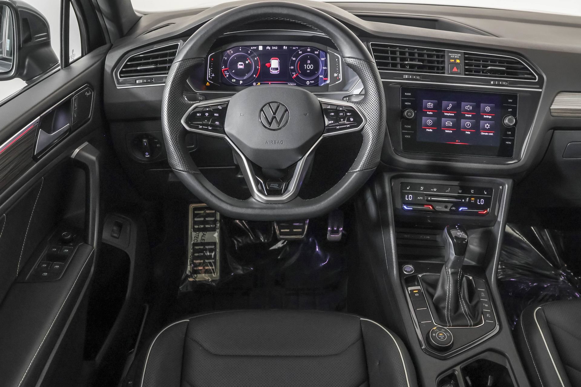 Used 2024 Volkswagen Tiguan SEL R-Line AWD/4WD image 39