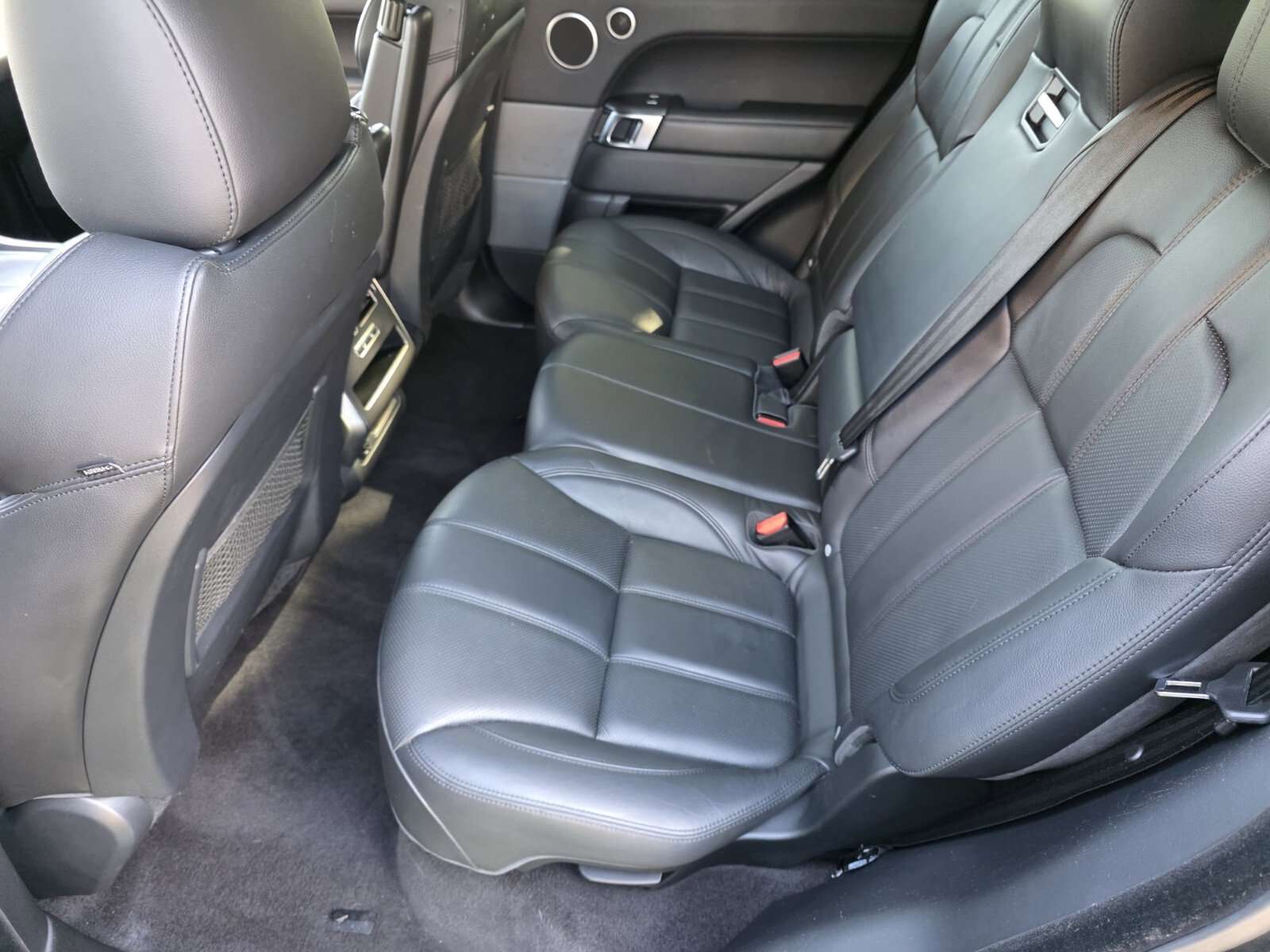 Used 2016 Land Rover Range Rover Sport SE AWD/4WD image 16