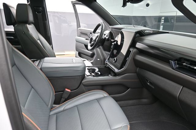 Used 2026 GMC Yukon AT4 w/ AT4 Premium Plus Package AWD/4WD image 45