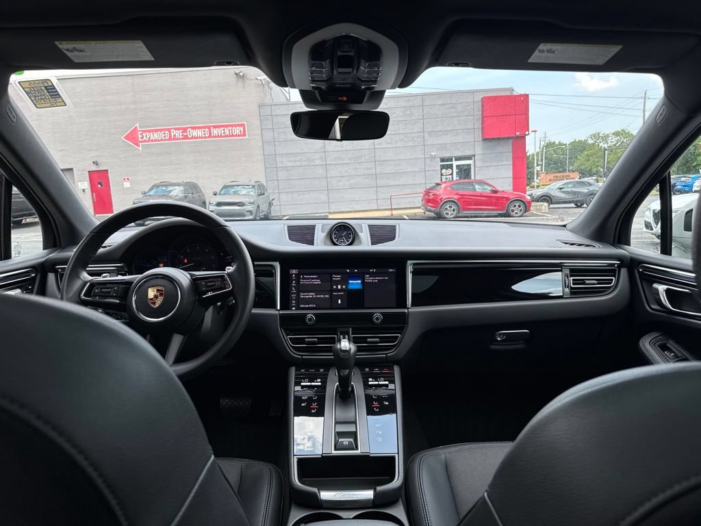 Used 2024 Porsche Macan Turbo AWD/4WD image 35