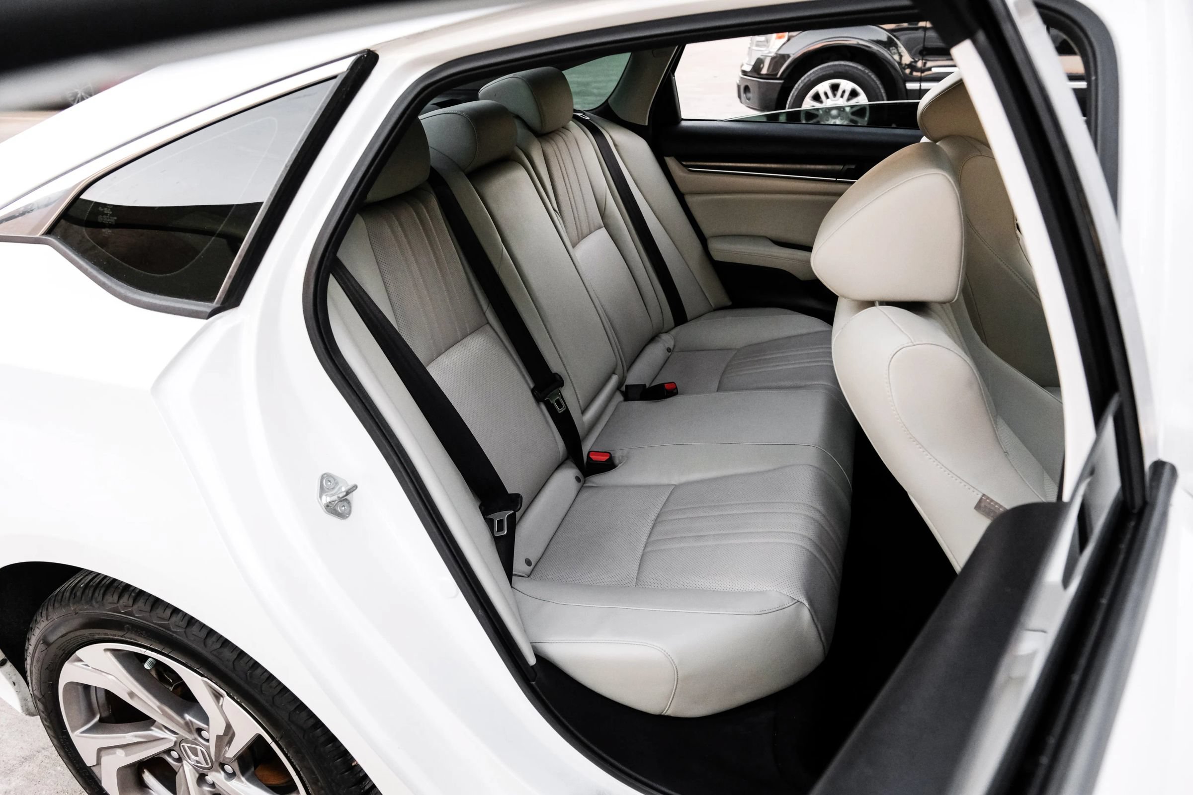 Used 2018 Honda Accord EX-L image 36